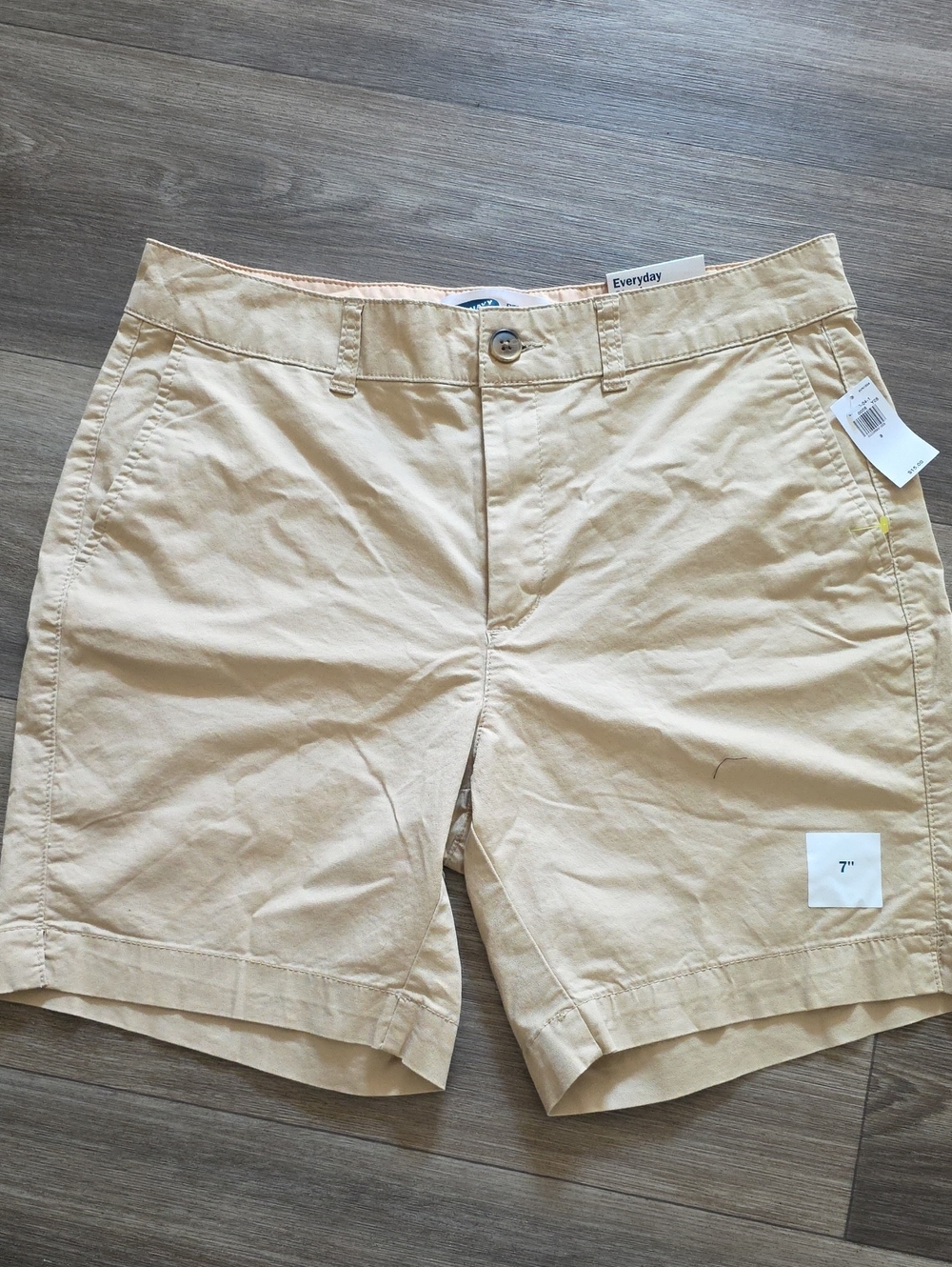 Old Navy Women’s Flat Front Chino Shorts in Khaki